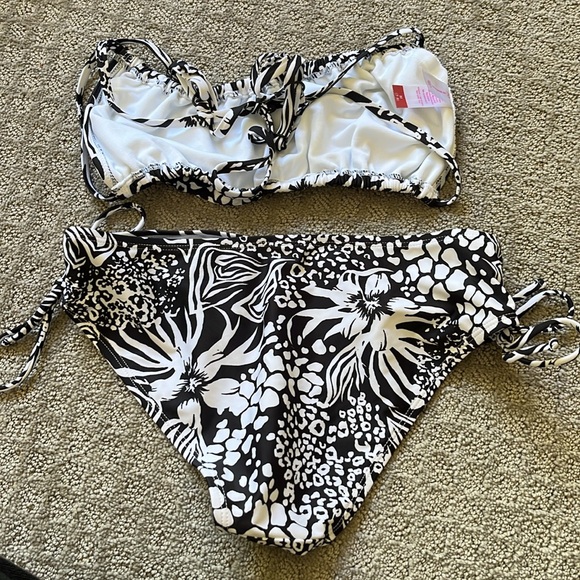 Bikini - Picture 5 of 7